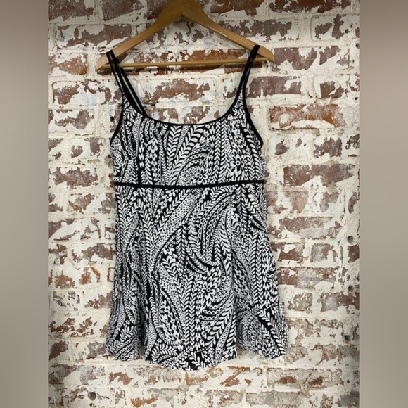 Swimsuit - Picture 1 of 5